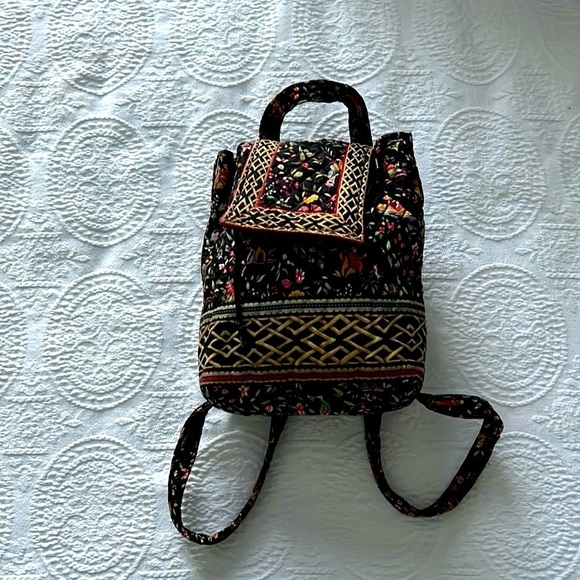 Vera Bradley EXCELLENT CONDITION Black  with floral quilted back pack. Size M main image 7